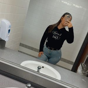 Meet your Posher, Lisania